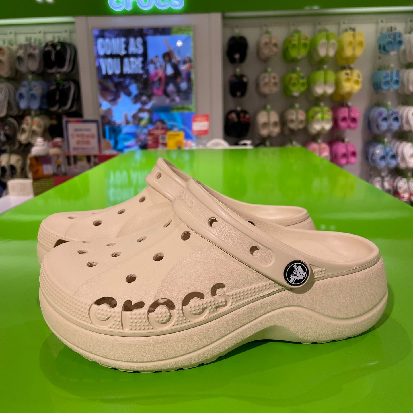取引 クロックス crocs レディース サンダル 厚底 バヤ