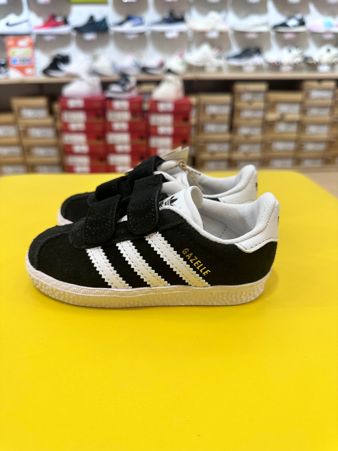 adidas gazelle cf