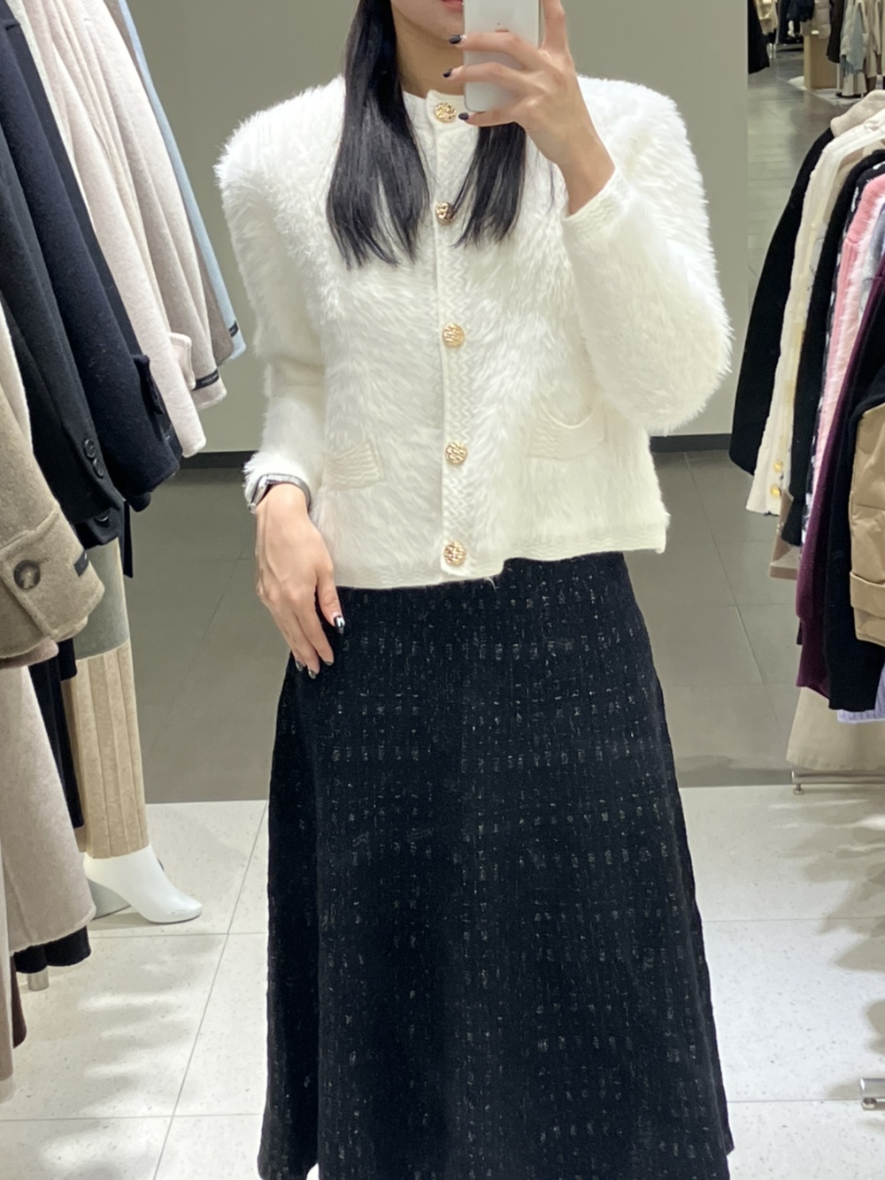 코인코즈 여성 골드버튼 앙고라 니트 가디건 DK3WD626 아이보리- 이랜드몰