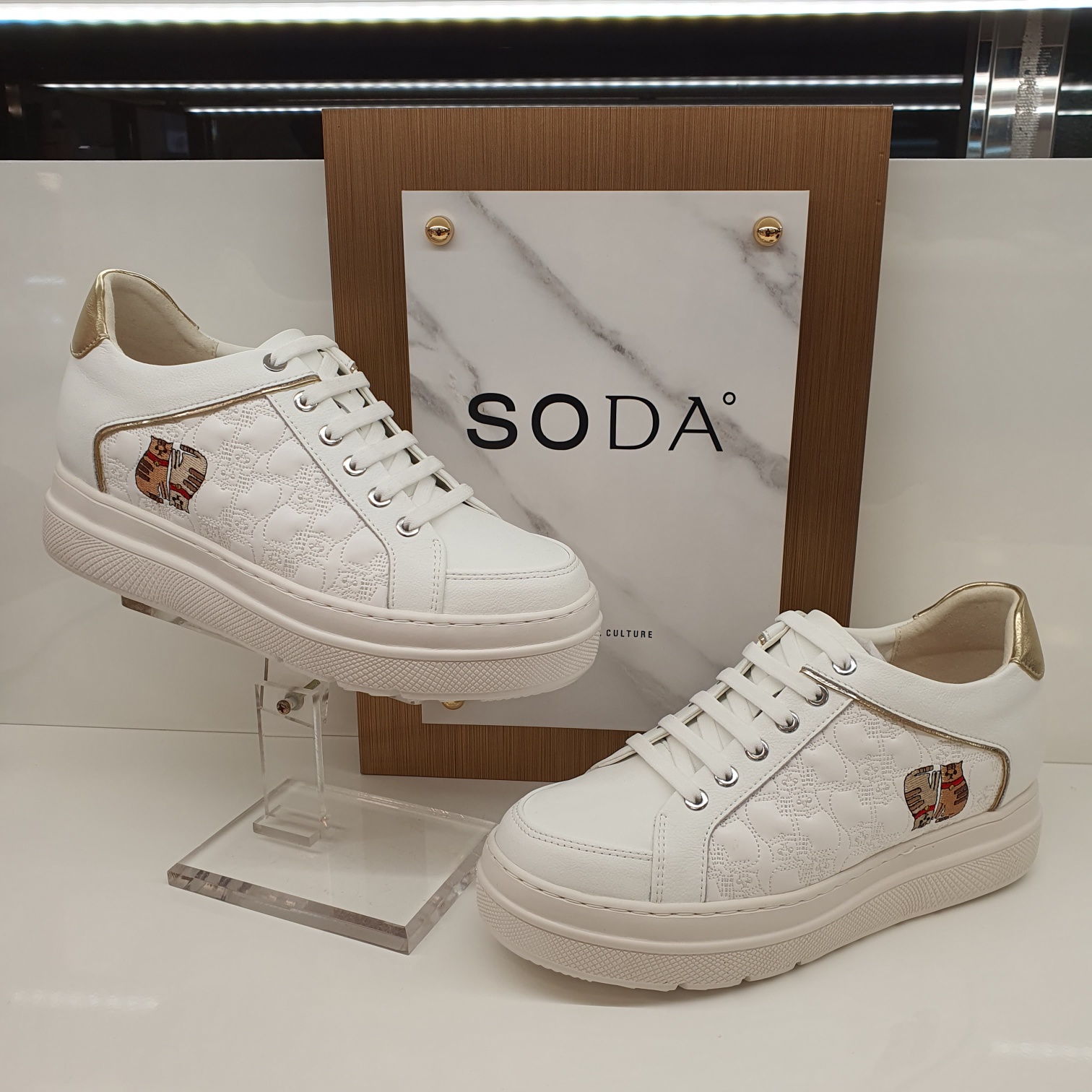 (SODA) 소다 여성 가죽 시그니쳐 키높이 스니커즈 (6Cm굽) FLF317KS30- 이랜드몰