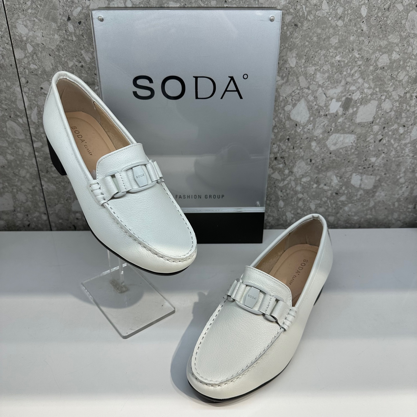 [SODA]소다 발편한 여성 쿠션 4CM 로퍼 FLS411 백- 이랜드몰