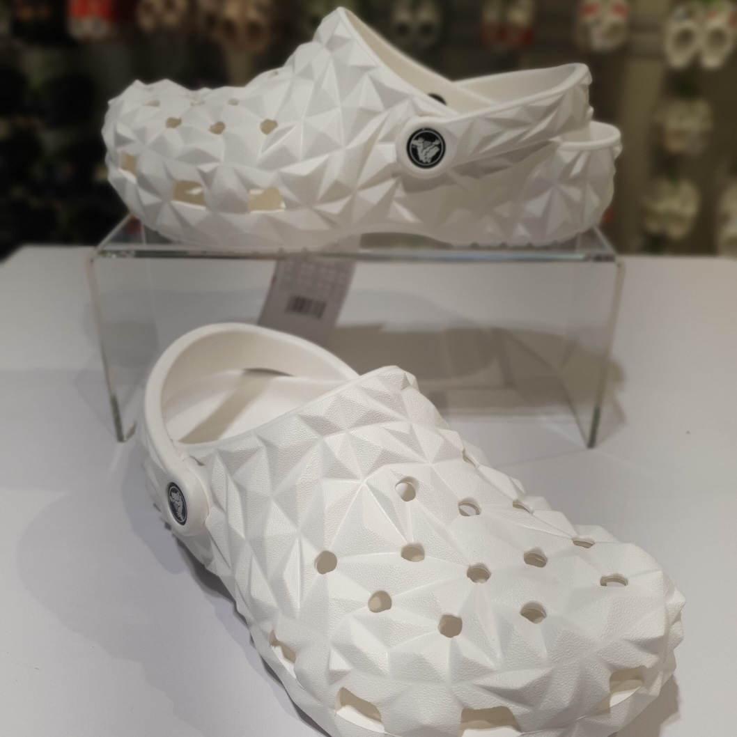 [크록스]뉴코아 일산점 클래식 지오메트릭 클로그 화이트 209563-100 공용샌들