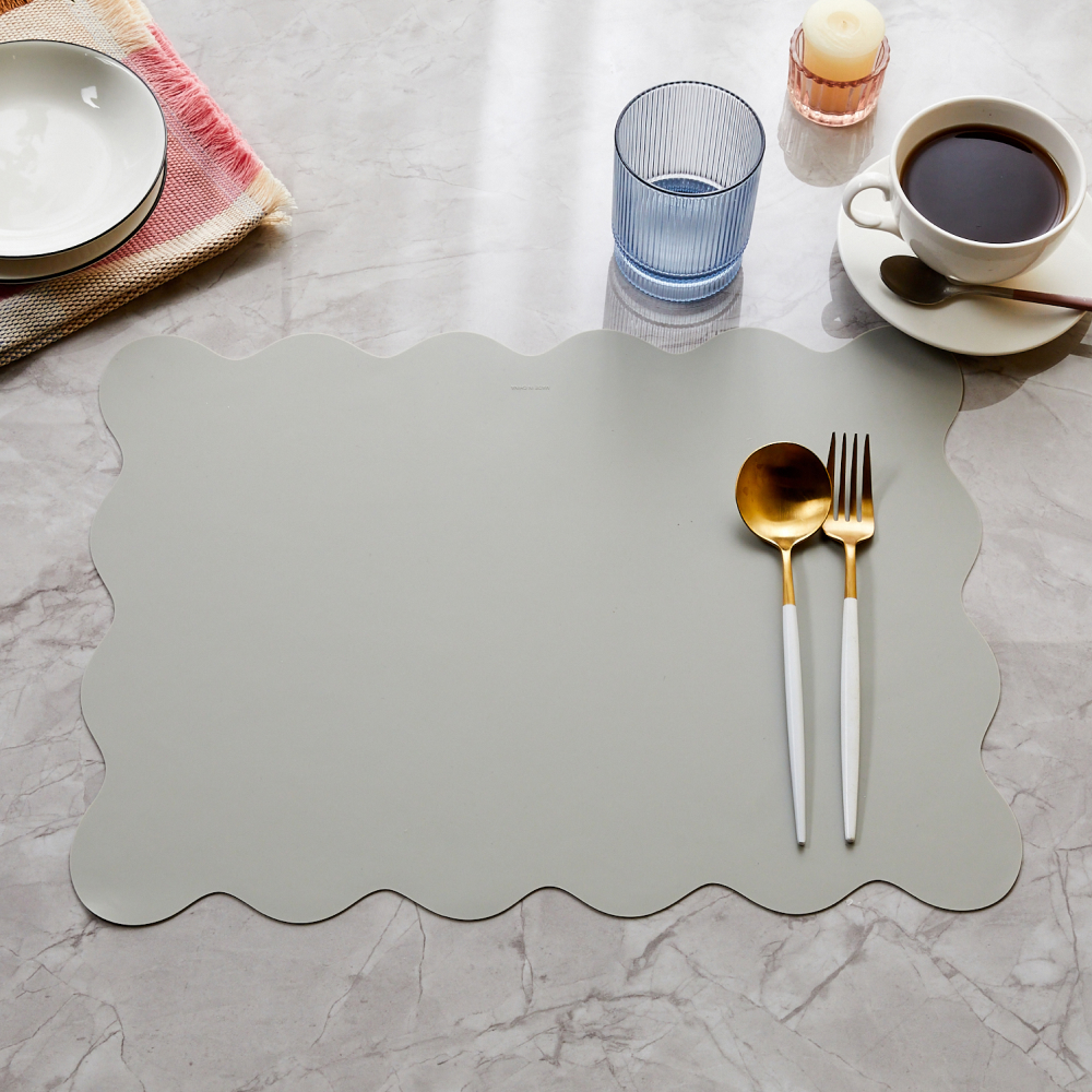 웨이브모양 원톤 실리콘 식탁매트 그레이_PL0324026- 모던하우스