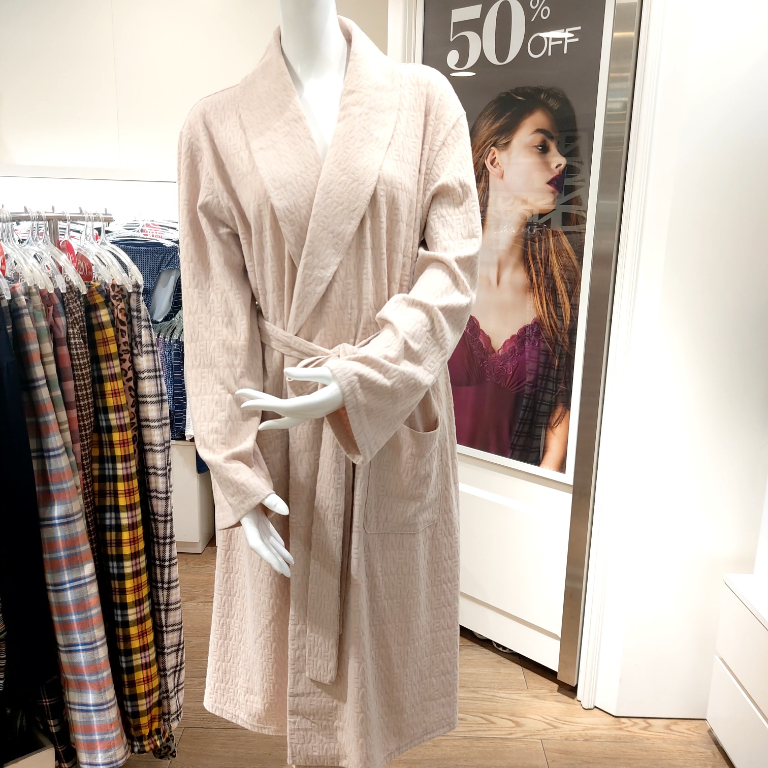 비비안 코트나 남성 로브가운 GW8764M _NC중앙로역점- 이랜드몰