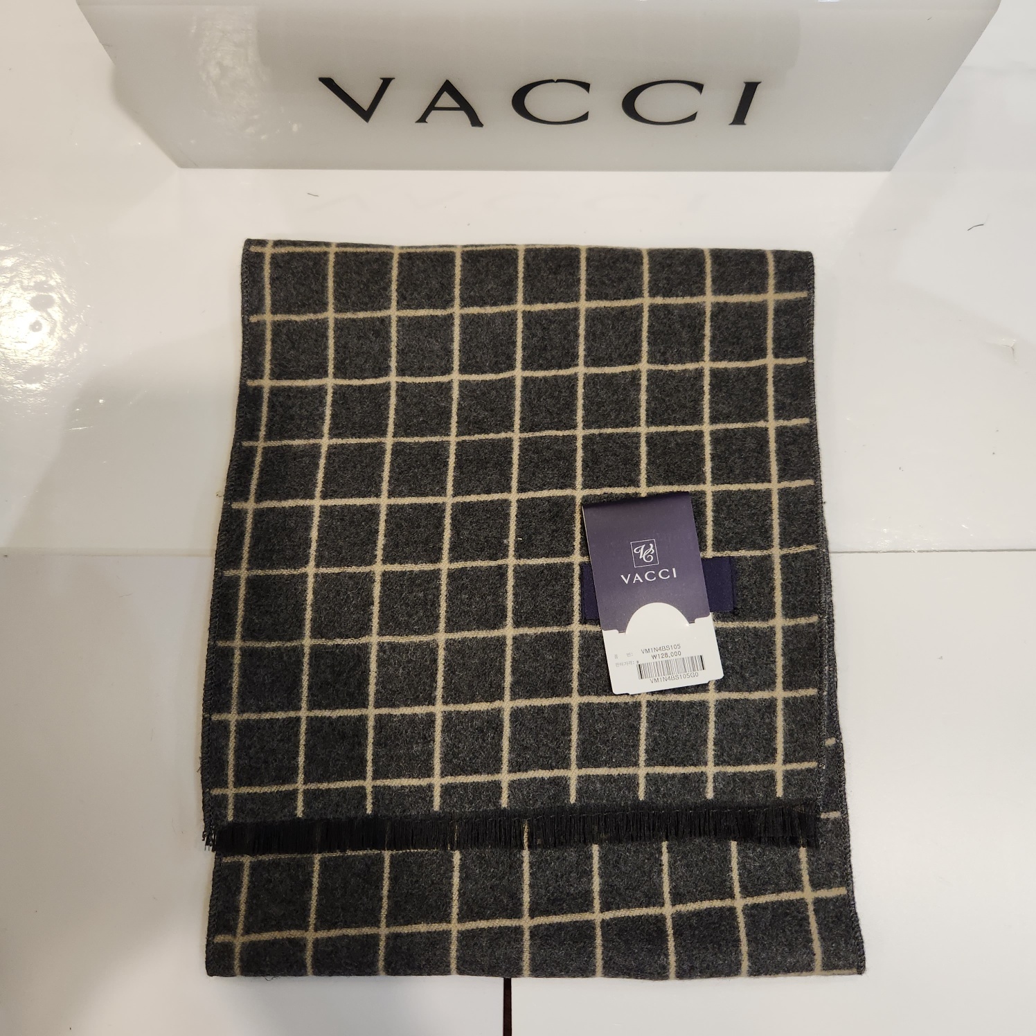 바찌 동아아울렛 남성겨울 쁘띠체크 머플러 레이온혼방레이바탕에베이지잔줄사각체크슬림머플러VM1N4BS105G0