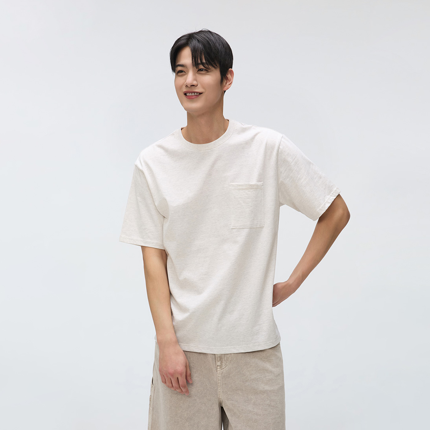 [내추럴코튼] 오버핏 포켓 반팔티_SPRWF25C03- 스파오