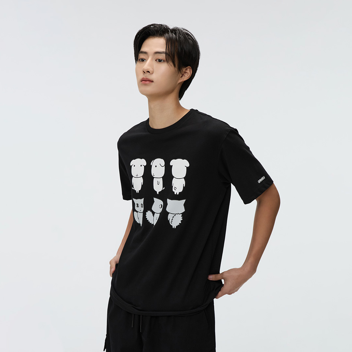 가나디] 반팔 티셔츠(BLACK)_ SPRLF38U02- 스파오