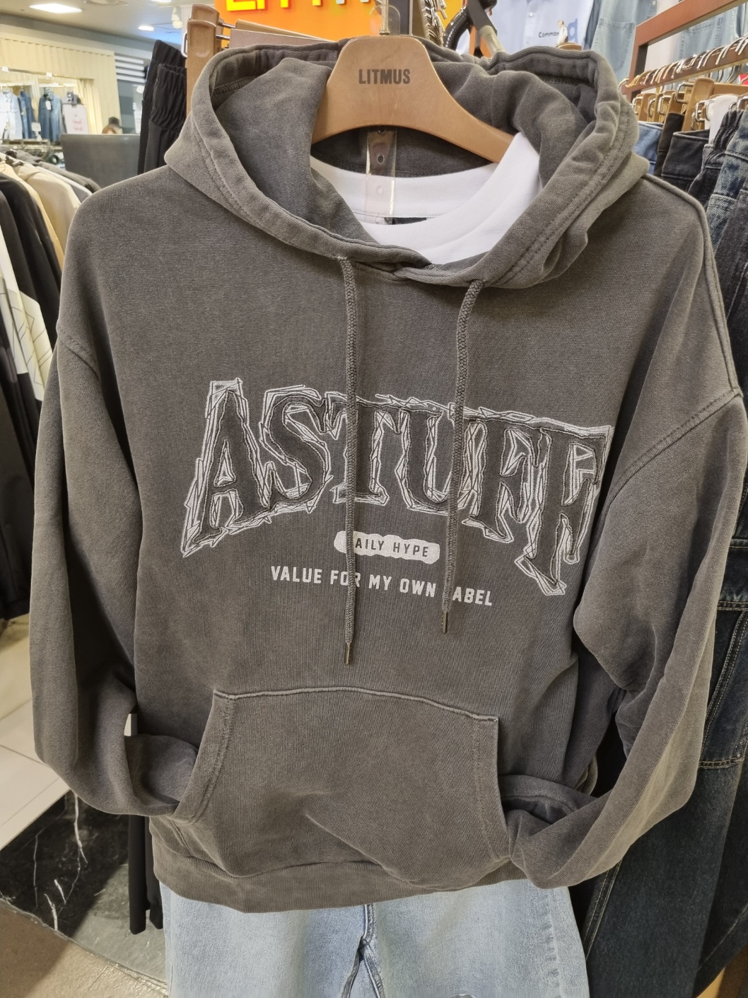 에스제이피플 동아아울렛 강북점 리트머스 남녀공용 피크먼트 드로잉 후드티셔츠 LP3TU642