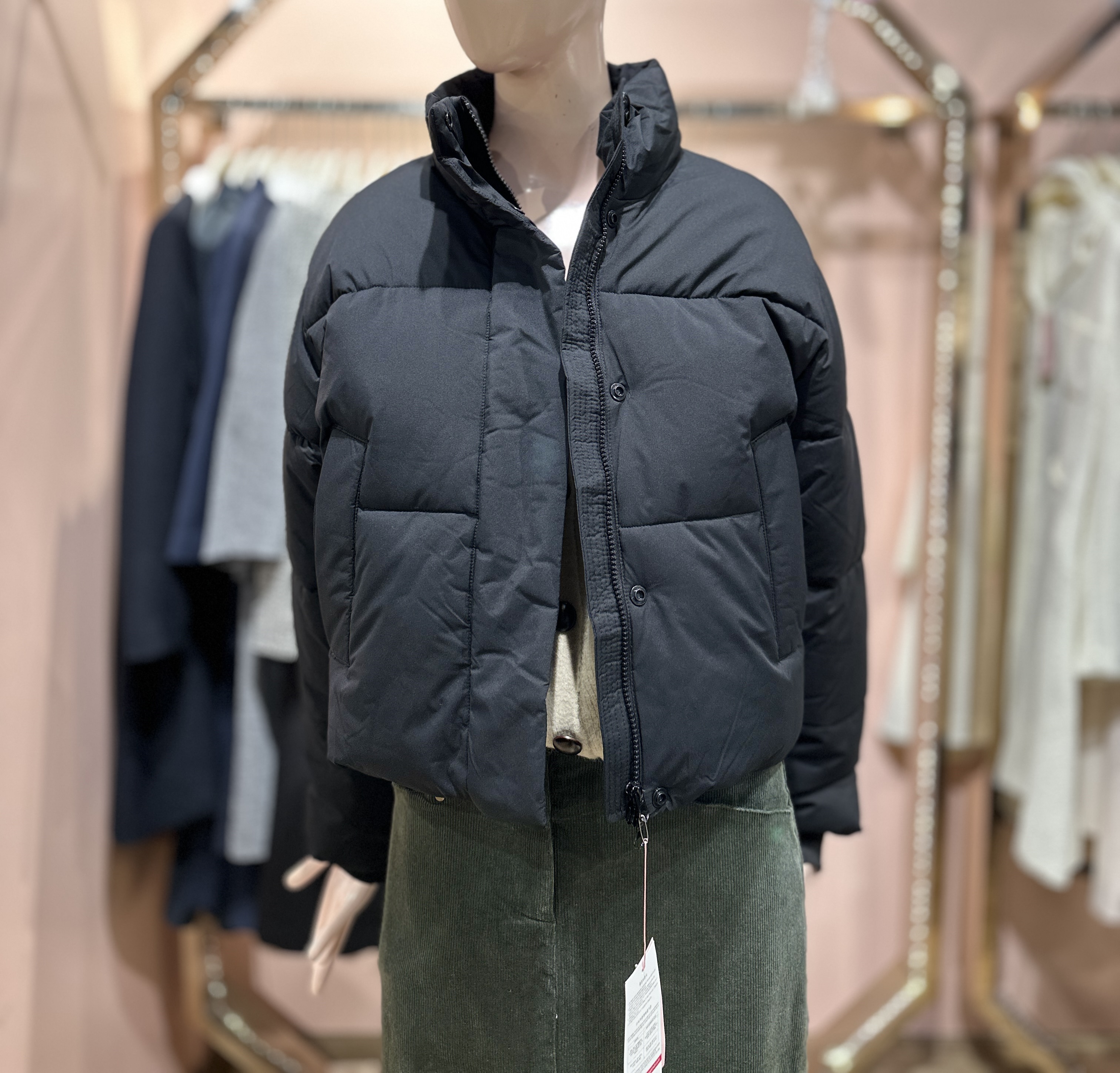 [숲(SOUP)]NC강남점 SOUP 하이넥 크롭 패딩 점퍼 SBRPA36  뉴코아강남