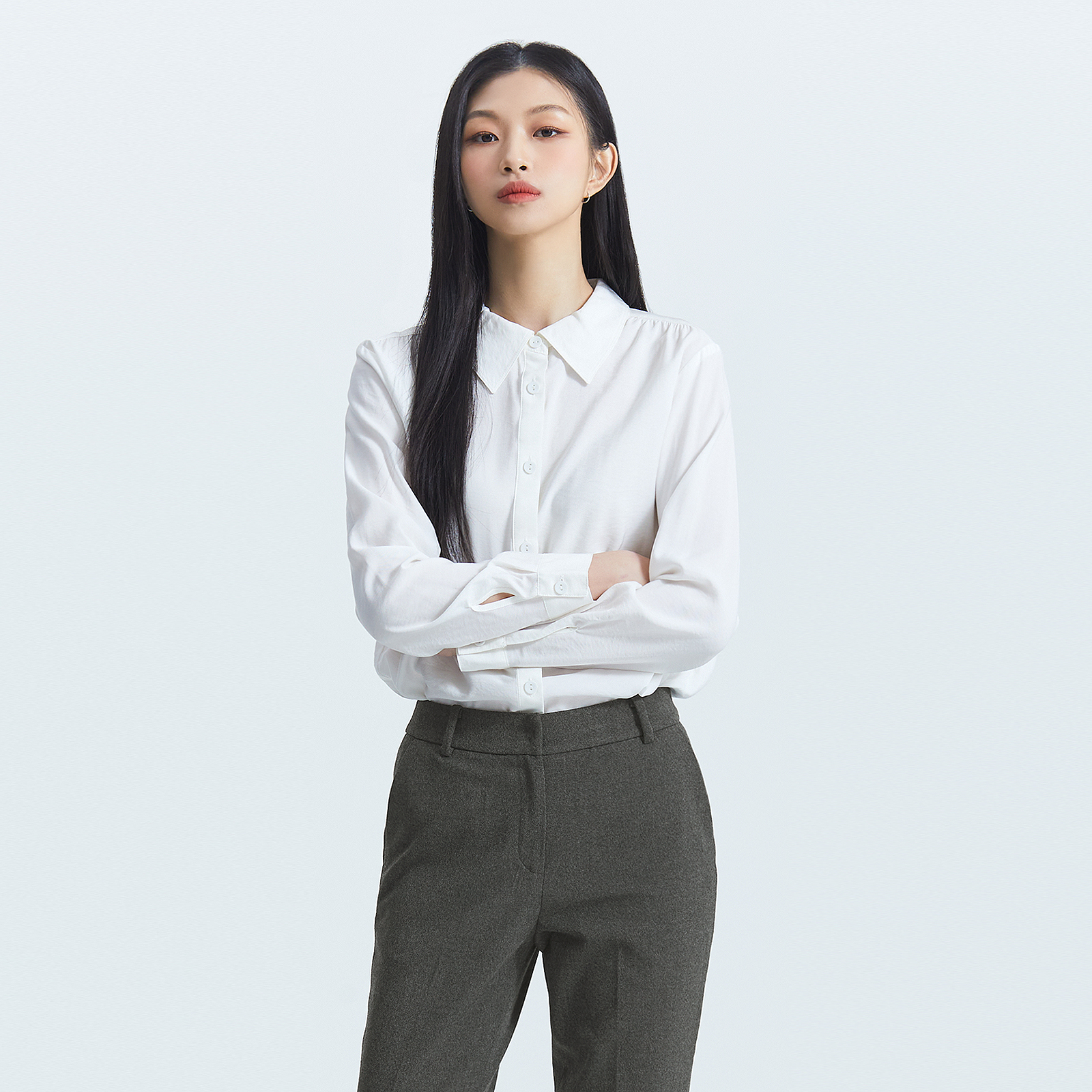 셔츠카라 어깨 셔링 블라우스 Miwblc212b 이랜드몰 